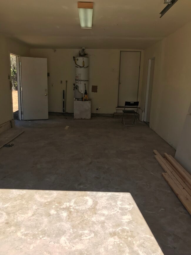 7171 Chris Ave in Sacramento, CA - Building Photo - Building Photo