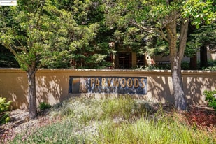 240 Caldecott Ln in Oakland, CA - Building Photo