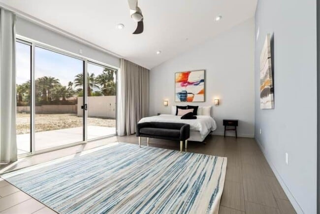 365 S Compdre Rd in Palm Springs, CA - Building Photo - Building Photo