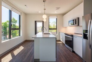 166 Main in Watertown, MA - Building Photo