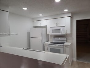 1428 Coronado Rd in Weston, FL - Building Photo - Building Photo