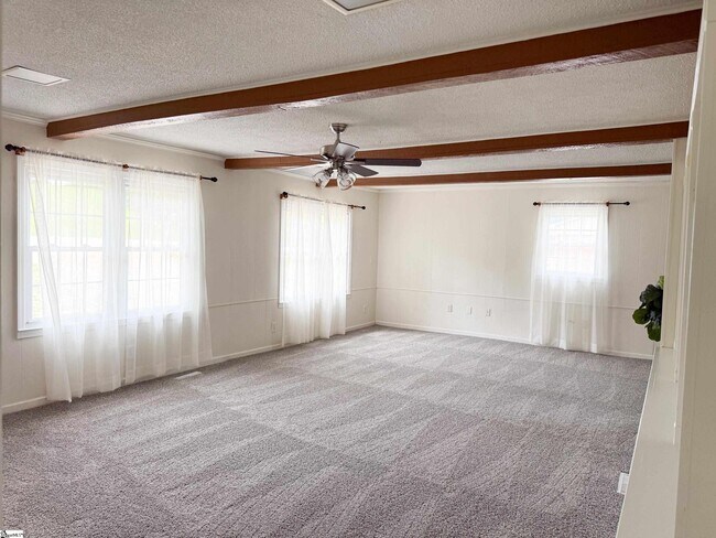 8 Charing Cross Rd in Taylors, SC - Building Photo - Building Photo