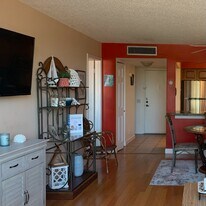 6219 Palma Del Mar Blvd S, Unit 307 in St. Petersburg, FL - Building Photo