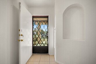 2440 Tierra Rica Way in El Paso, TX - Foto de edificio - Building Photo