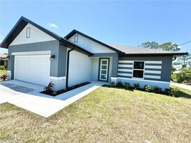 236 Nautilus Ave S in Lehigh Acres, FL - Building Photo