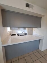 3302 W Shields Ave in Fresno, CA - Building Photo - Building Photo