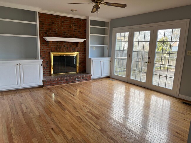 929 Woodglen Ct in Lexington, KY - Building Photo - Building Photo