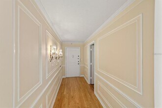 1111 N Gulfstream Ave in Sarasota, FL - Building Photo - Building Photo