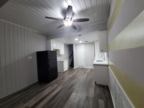 28 Lakeway St in Conroe, TX - Building Photo - Building Photo