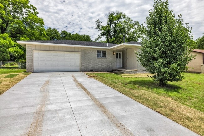 property at 1325 N Main St