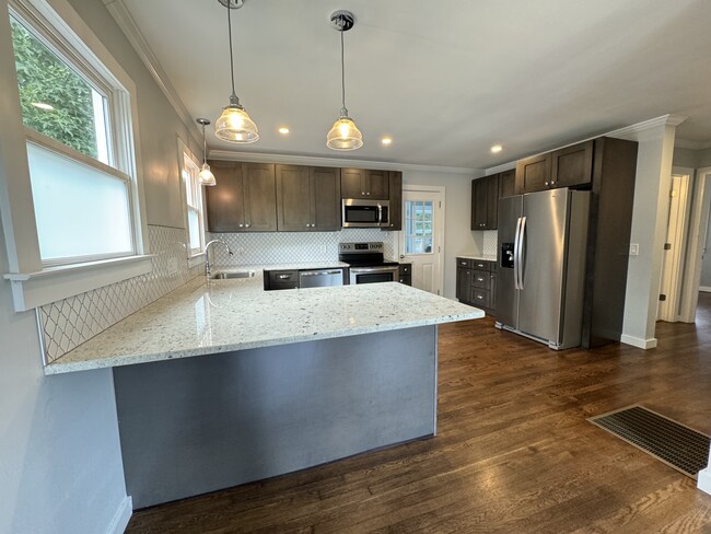 6 Pleasant Ridge Ave