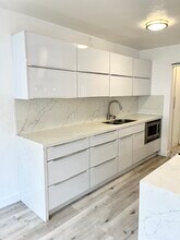 377 W California Ave, Unit 34 in Glendale, CA - Building Photo - Building Photo