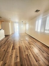 8564 Lost Gold Ave in Las Vegas, NV - Building Photo - Building Photo