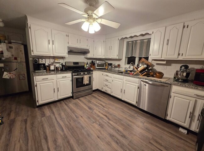 22 Victoria St, Unit 3 in Somerville, MA - Foto de edificio - Building Photo