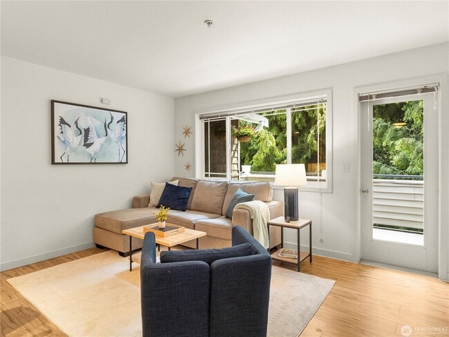 13511 97th Ave E, Unit 304 in Puyallup, WA - Foto de edificio - Building Photo