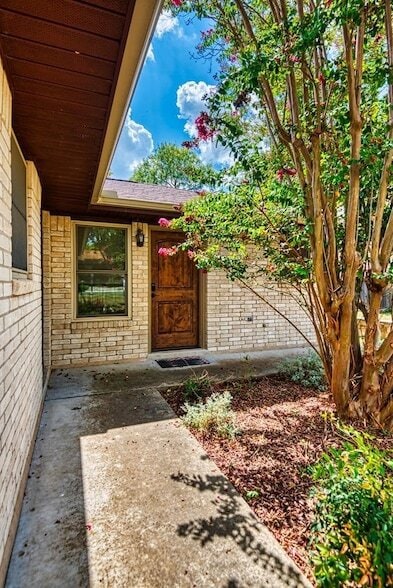 821 Laura Belle Dr in Kerrville, TX - Building Photo - Building Photo