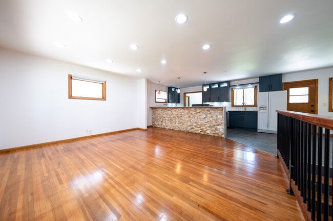 10130 Fremont Ave S in Minneapolis, MN - Building Photo - Building Photo