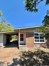 806 N Jackson St in San Angelo, TX - Building Photo - Building Photo