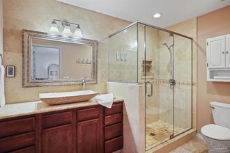 5111 Keystone Dr in Gulf Breeze, FL - Foto de edificio - Building Photo