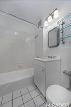 116 Thompson St in New York, NY - Building Photo - Building Photo