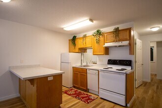 8635 N Leonard St in Portland, OR - Building Photo - Building Photo