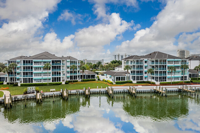 Park Shore Landings in Naples, FL - Building Photo - Building Photo