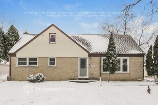 4N157 7th Ave in Addison, IL - Building Photo