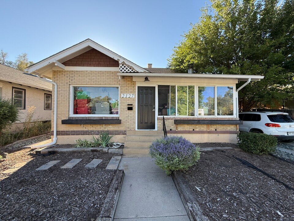 2127 N Greenwood St in Pueblo, CO - Building Photo