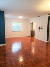 707 S Lois Ave in Tampa, FL - Building Photo - Building Photo