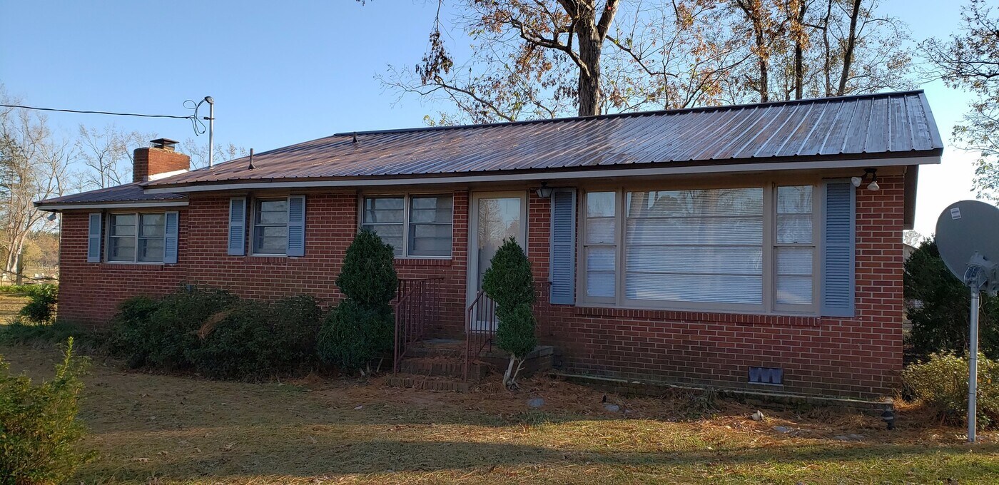 740 Tolarsville Rd in Lumberton, NC - Building Photo