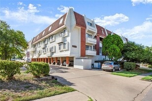3115 Helms St, Unit 302 in Austin, TX - Building Photo