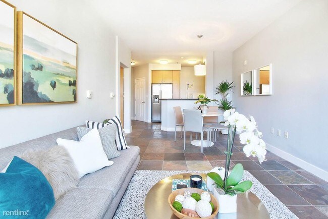 851 Van Ness Ave-Unit -Unit 106 in San Francisco, CA - Building Photo - Building Photo