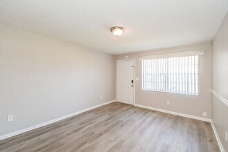 5664 Minocqua St in Jacksonville, FL - Building Photo - Building Photo