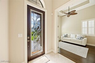 6255 Brunello Ln in Naples, FL - Building Photo