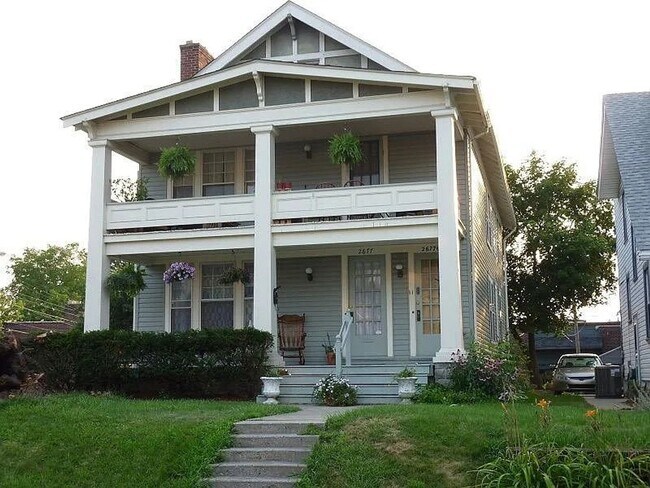 2677 Hibbert Ave