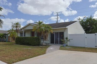 3470 SW 4th St in Deerfield Beach, FL - Building Photo