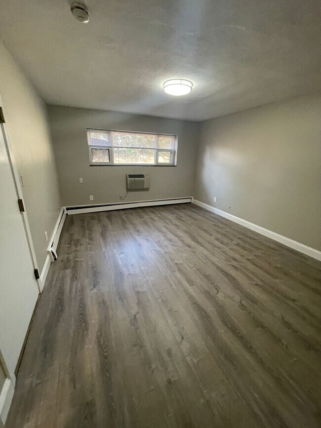 270 Grove St in Newton, MA - Building Photo - Building Photo