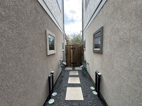 6755 Highclere Manor Ln in Houston, TX - Building Photo - Building Photo