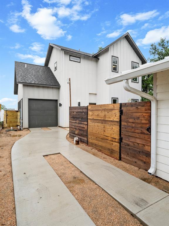 property at 1165 Nickols Ave