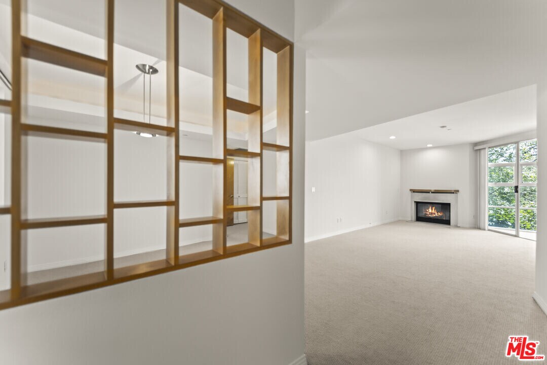171 N Church Ln in Los Angeles, CA - Building Photo
