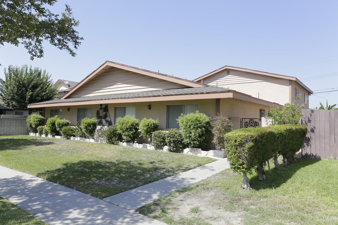 9351 Cellini Ave in Garden Grove, CA - Building Photo