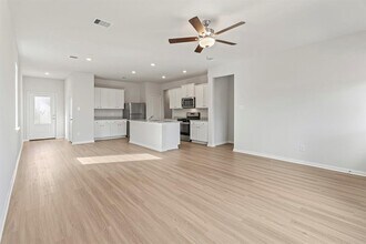 1035 Rosewood Trl in Beasley, TX - Building Photo - Building Photo