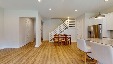 Owens Crossing Townhome in Auburn, AL - Building Photo - Building Photo