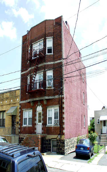 286 Nagle St in Cliffside Park, NJ - Building Photo