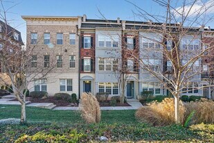 610 Sprintsail Way in Oxon Hill, MD - Building Photo