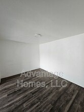 1015 N Scott Ave in Belton, MO - Building Photo - Building Photo