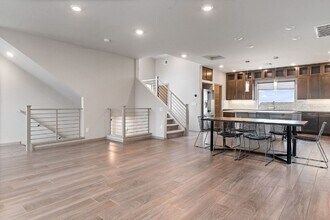 8176 Caldera Creek St in Las Vegas, NV - Building Photo - Building Photo