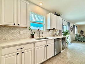 10509 Carloway Hills Dr in Wimauma, FL - Building Photo - Building Photo