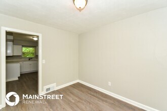 1660 Valencia Rd in Decatur, GA - Building Photo - Building Photo