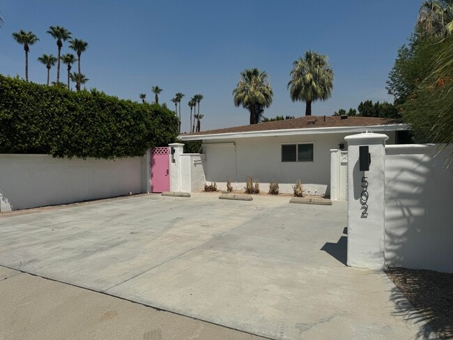502 Calle Santa Rosa S in Palm Springs, CA - Building Photo - Building Photo